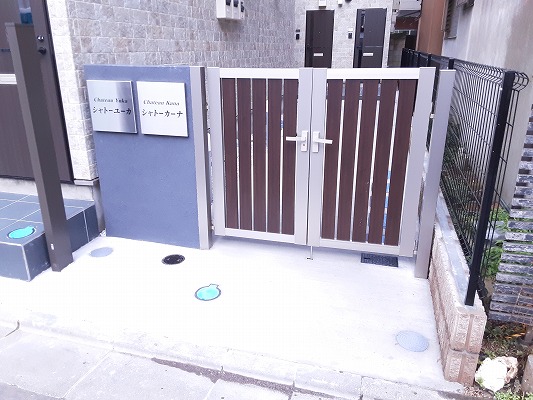 22/27 エントランス