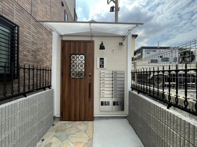 21/27 エントランス