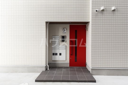 18/26 エントランス