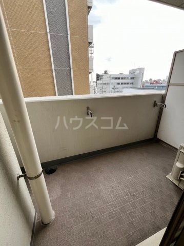 18/27 バルコニー