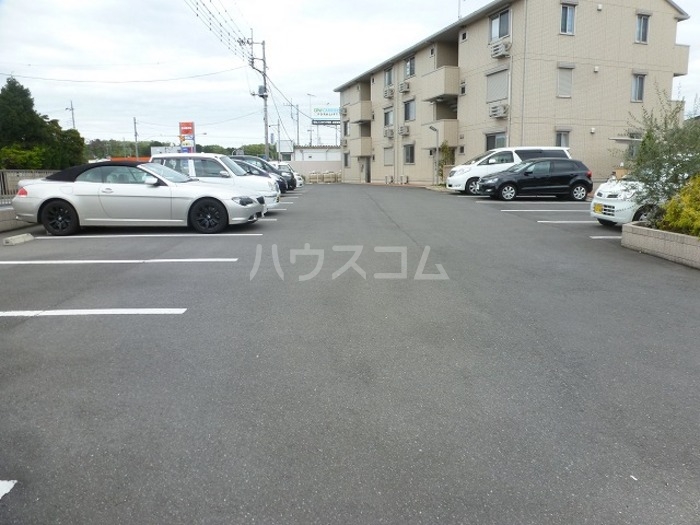17/25 駐車場