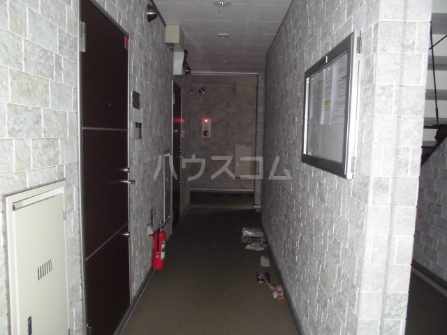 18/28 エントランス