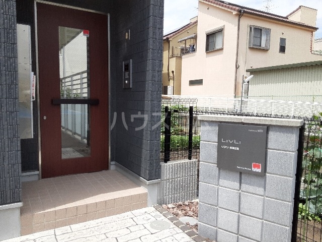 20/30 エントランス