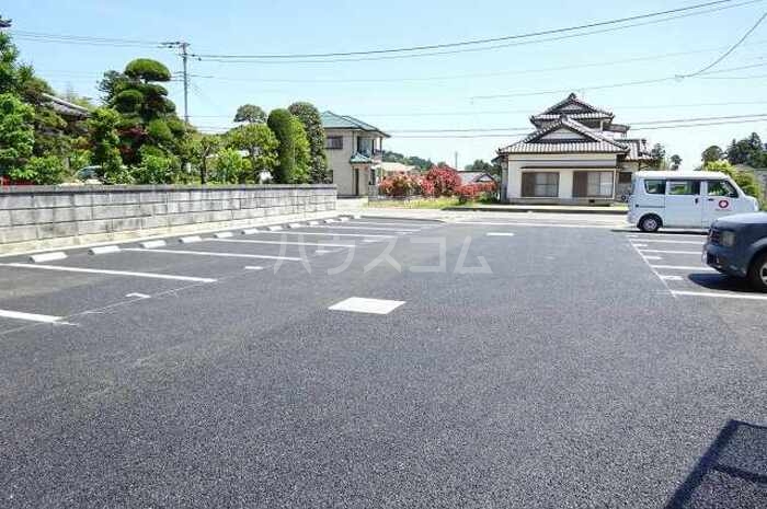 18/23 駐車場