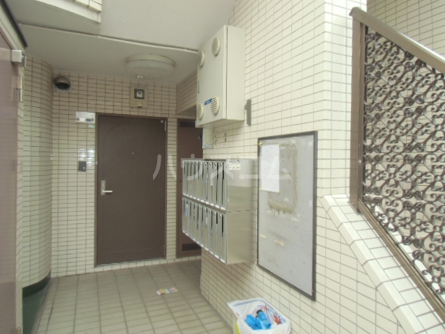 26/30 エントランス