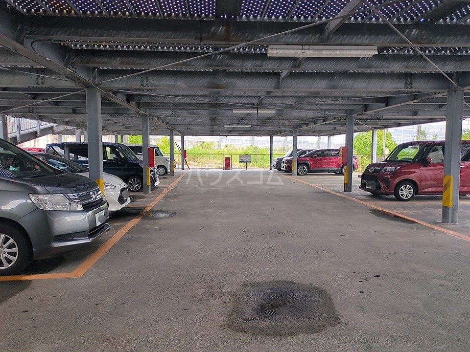 27/30 駐車場