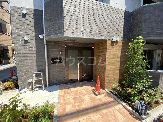 23/30 エントランス