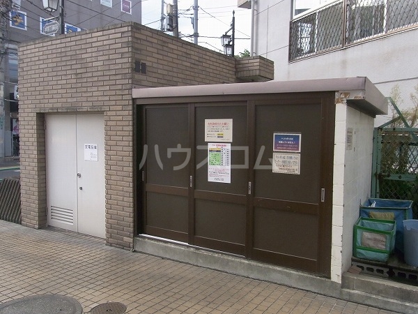 21/27 エントランス