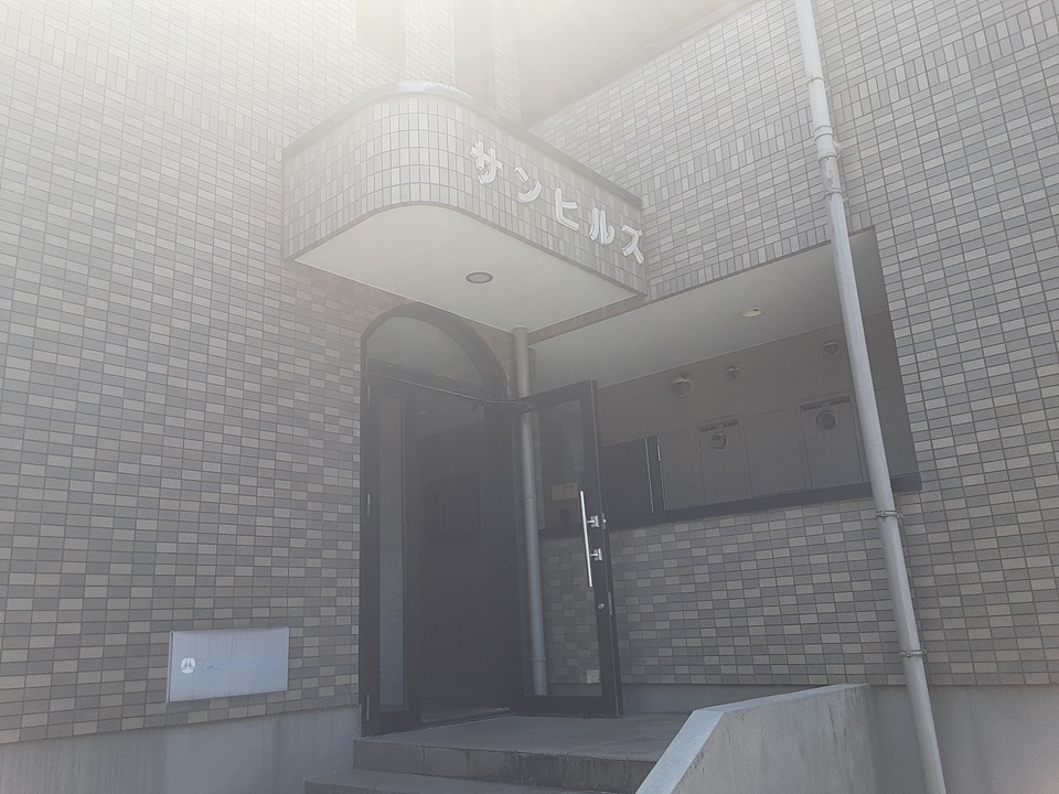 27/29 エントランス