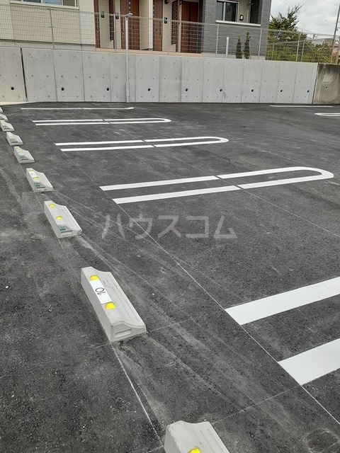 22/28 駐車場