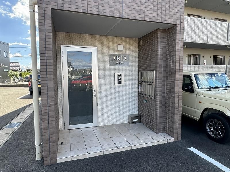 20/27 エントランス