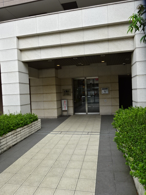 22/26 エントランス