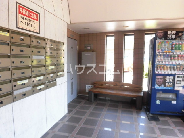 18/19 エントランス