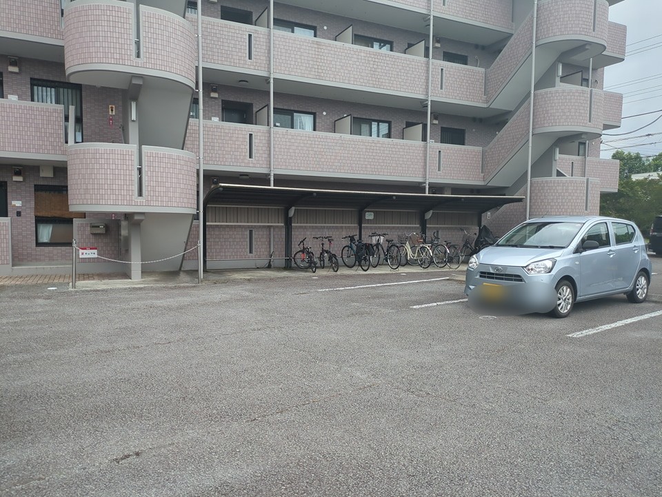 2/2 駐車場
