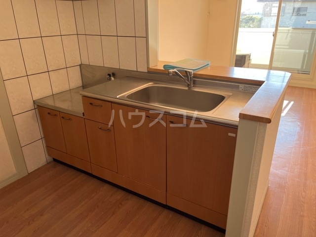 13/27 キッチン