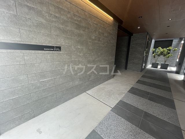 26/30 エントランス