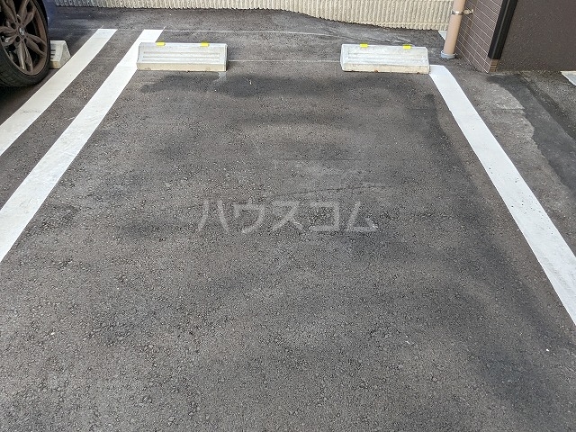 28/30 駐車場