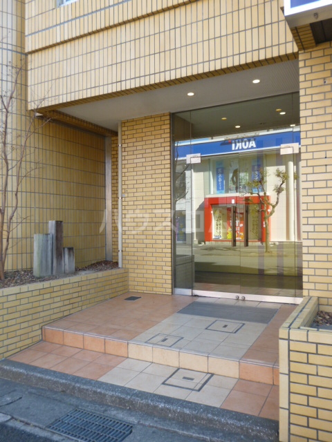 17/25 エントランス