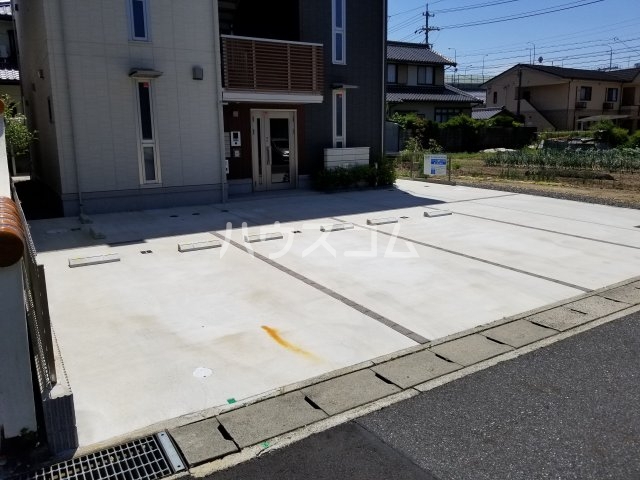 28/30 駐車場