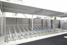 13/18 エントランス