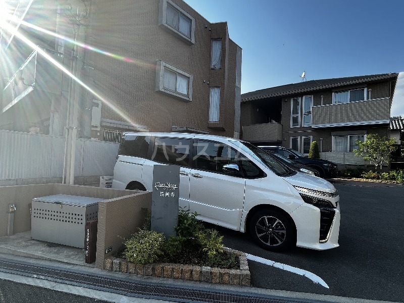 28/30 駐車場