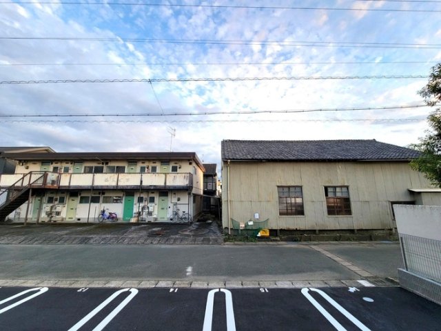 23/30 駐車場