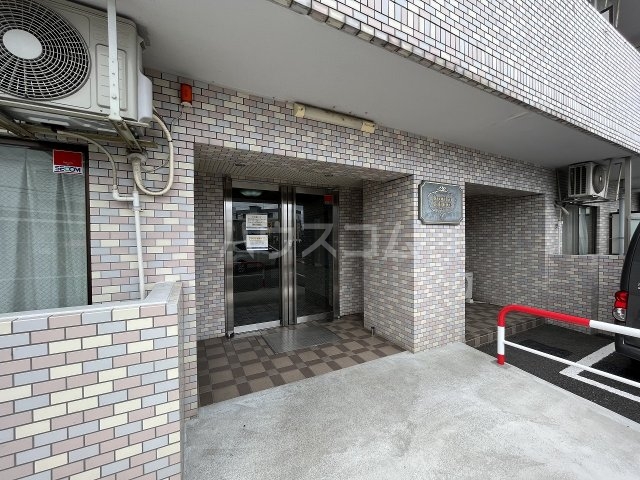 2/3 エントランス