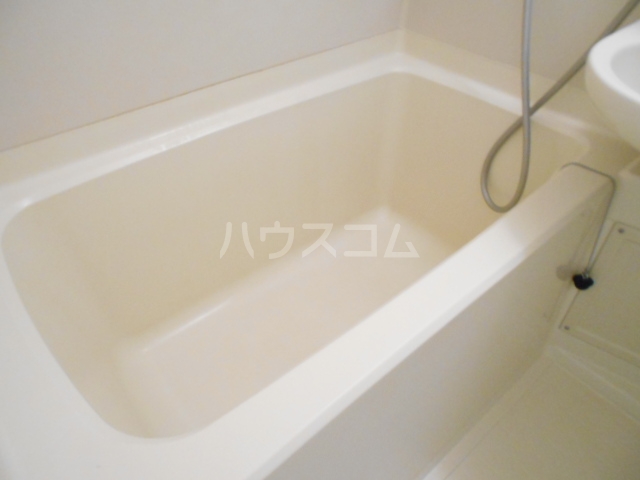 13/30 浴室