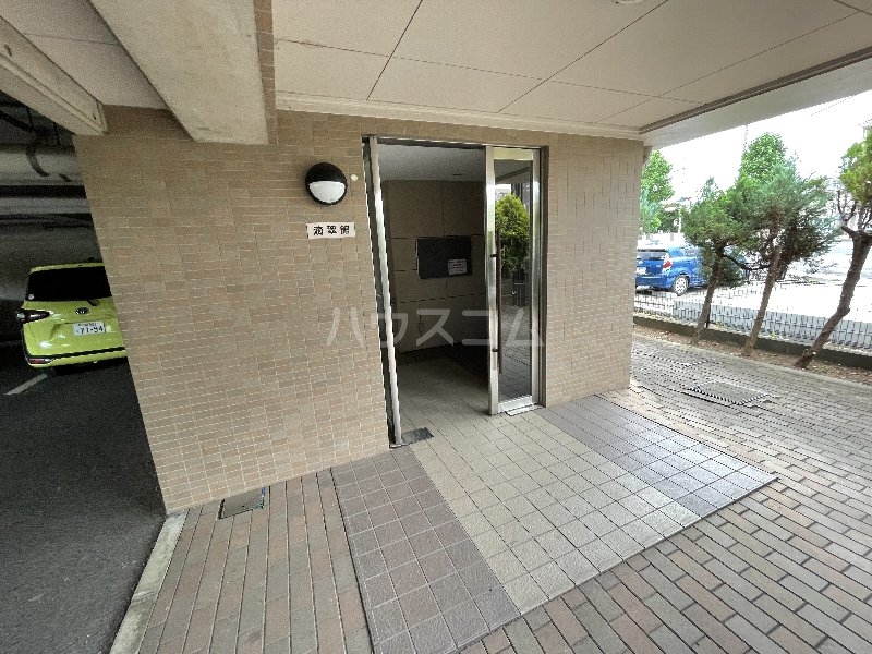 3/4 エントランス