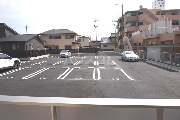 18/23 駐車場