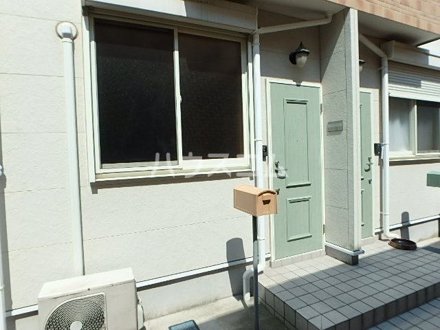 23/30 エントランス