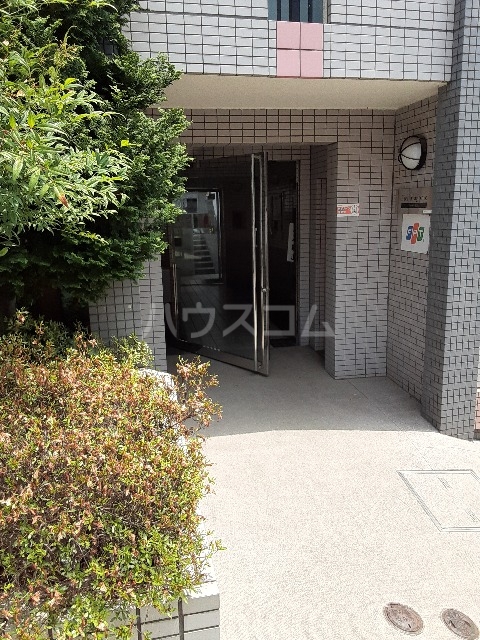 3/4 エントランス