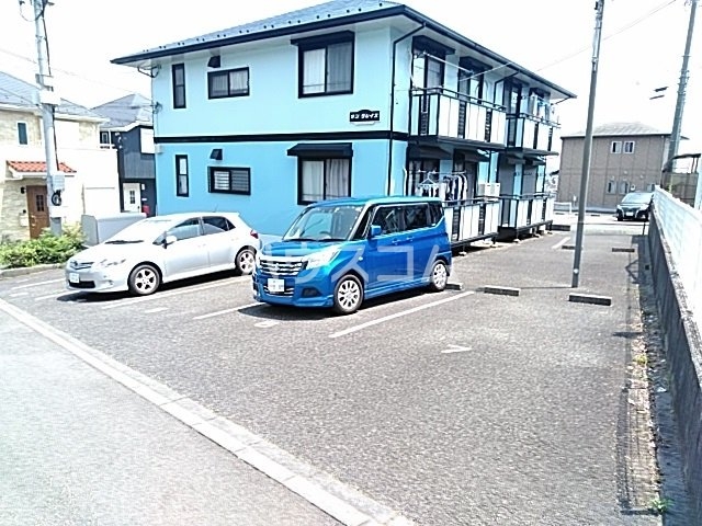 23/27 駐車場