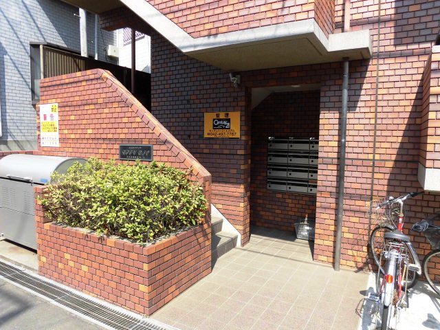 22/30 エントランス