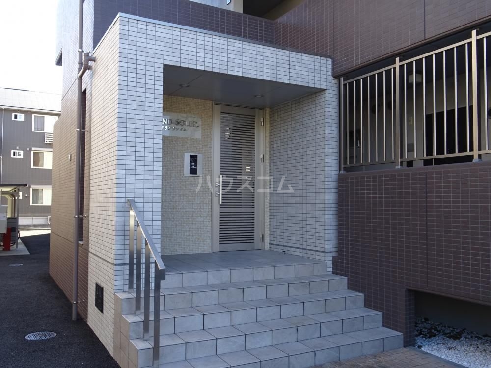 21/29 エントランス