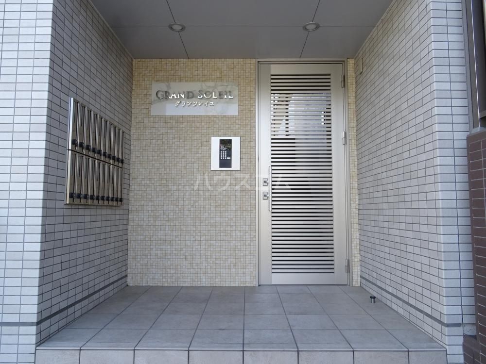 21/28 エントランス