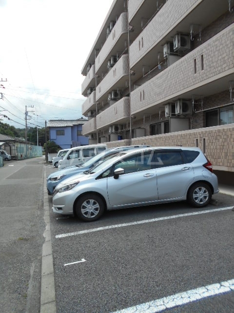 19/26 駐車場