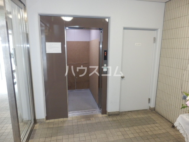 22/30 エントランス