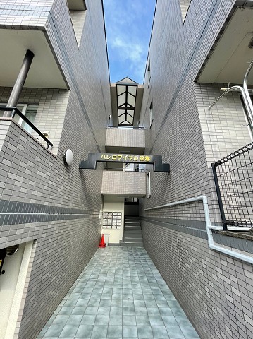 28/30 エントランス