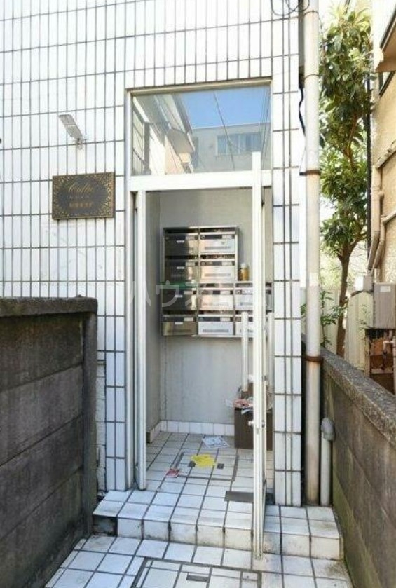 2/4 エントランス