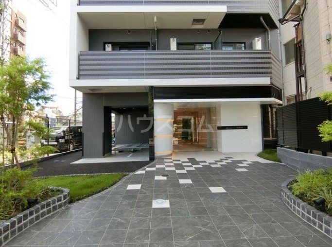 16/26 エントランス