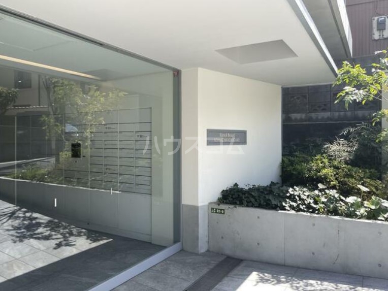 24/30 エントランス