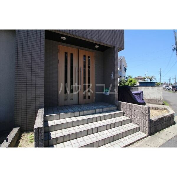 2/5 エントランス