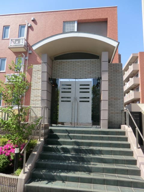 22/30 エントランス