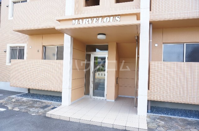 22/30 エントランス