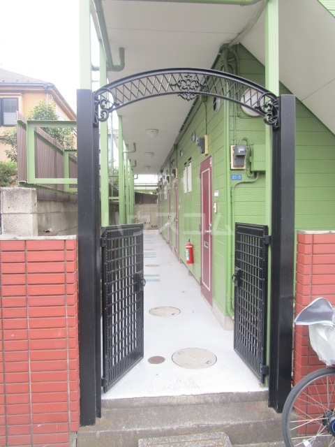 25/29 エントランス