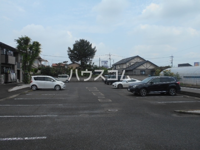 28/30 駐車場