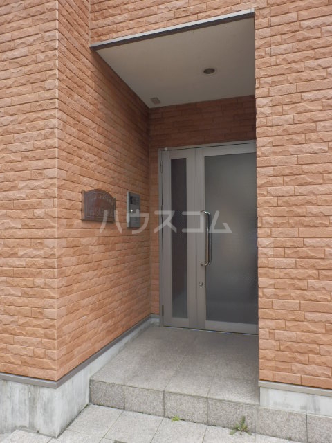 22/30 エントランス