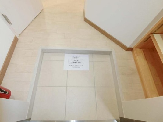 14/22 エントランス