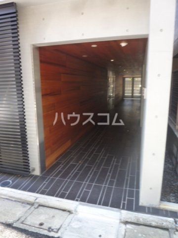 22/30 エントランス